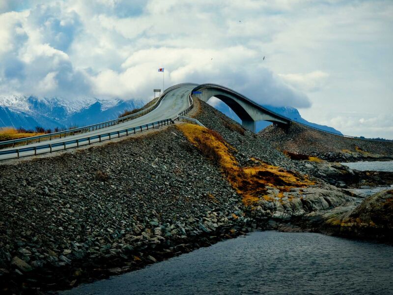 Die wohl bekannteste Brücke Norwegens